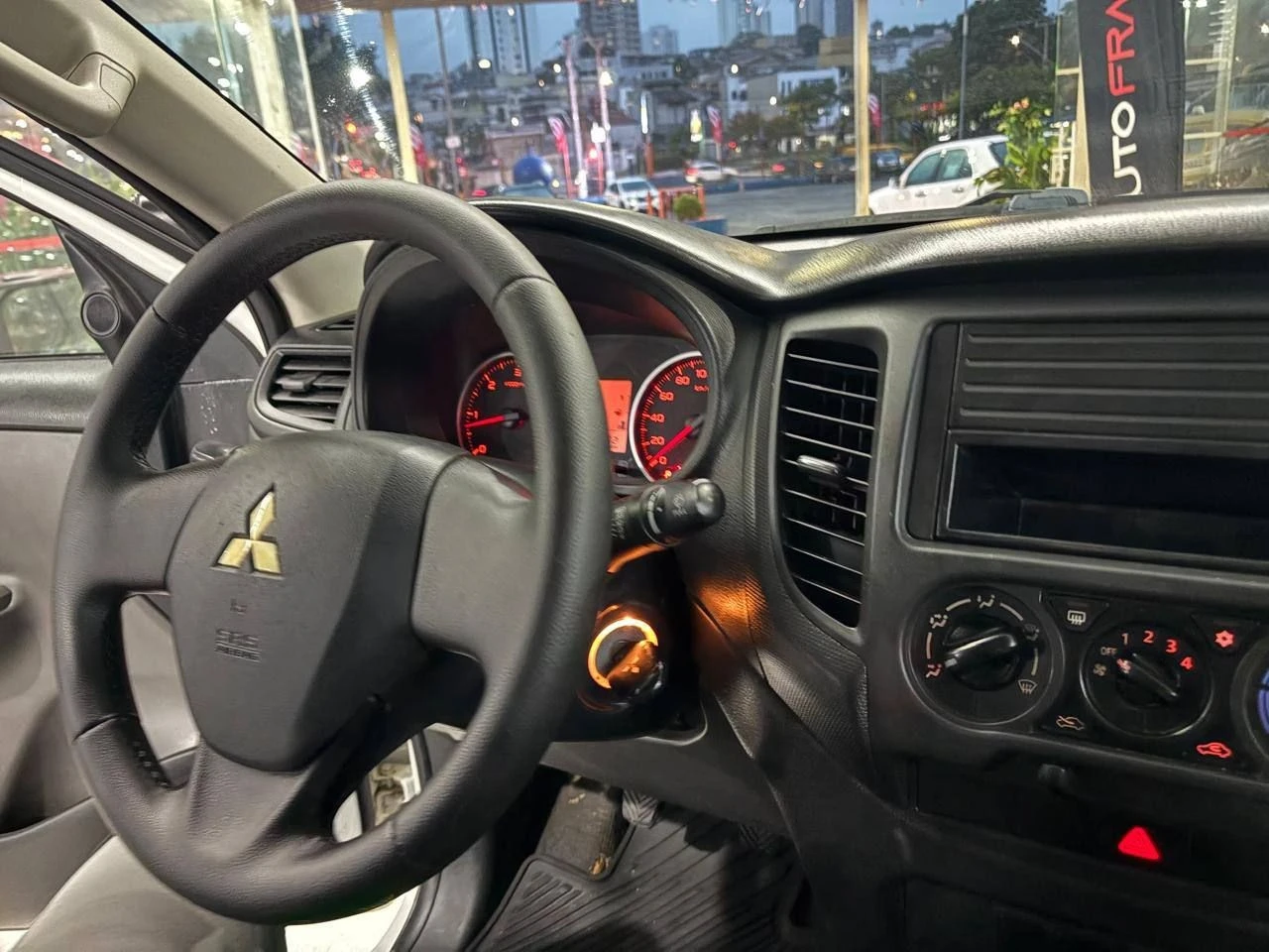 MITSUBISHI L200 TRITON