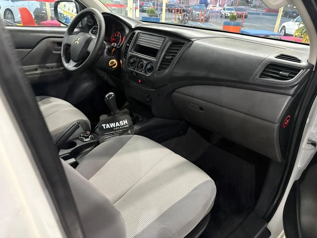 MITSUBISHI L200 TRITON