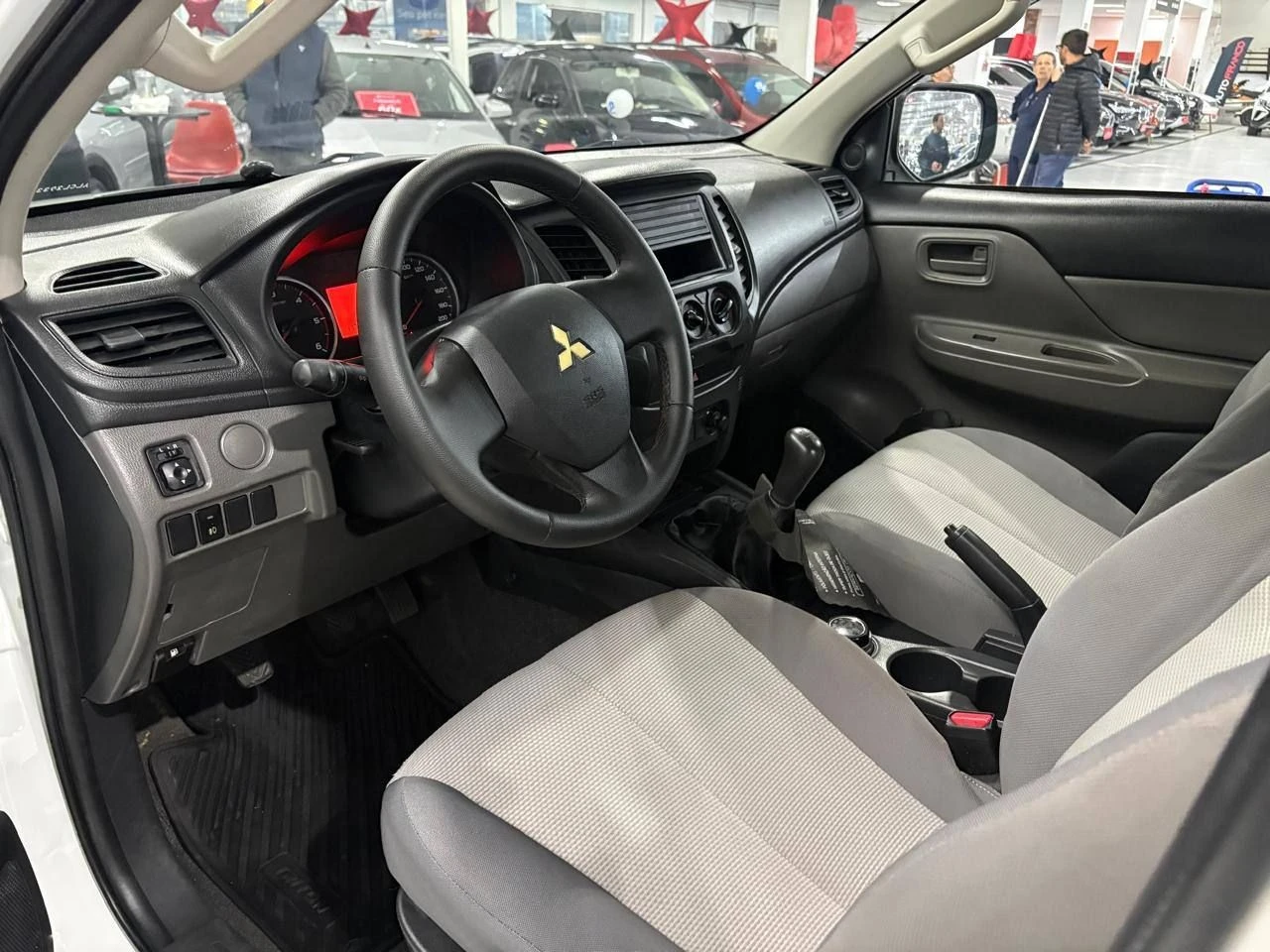MITSUBISHI L200 TRITON