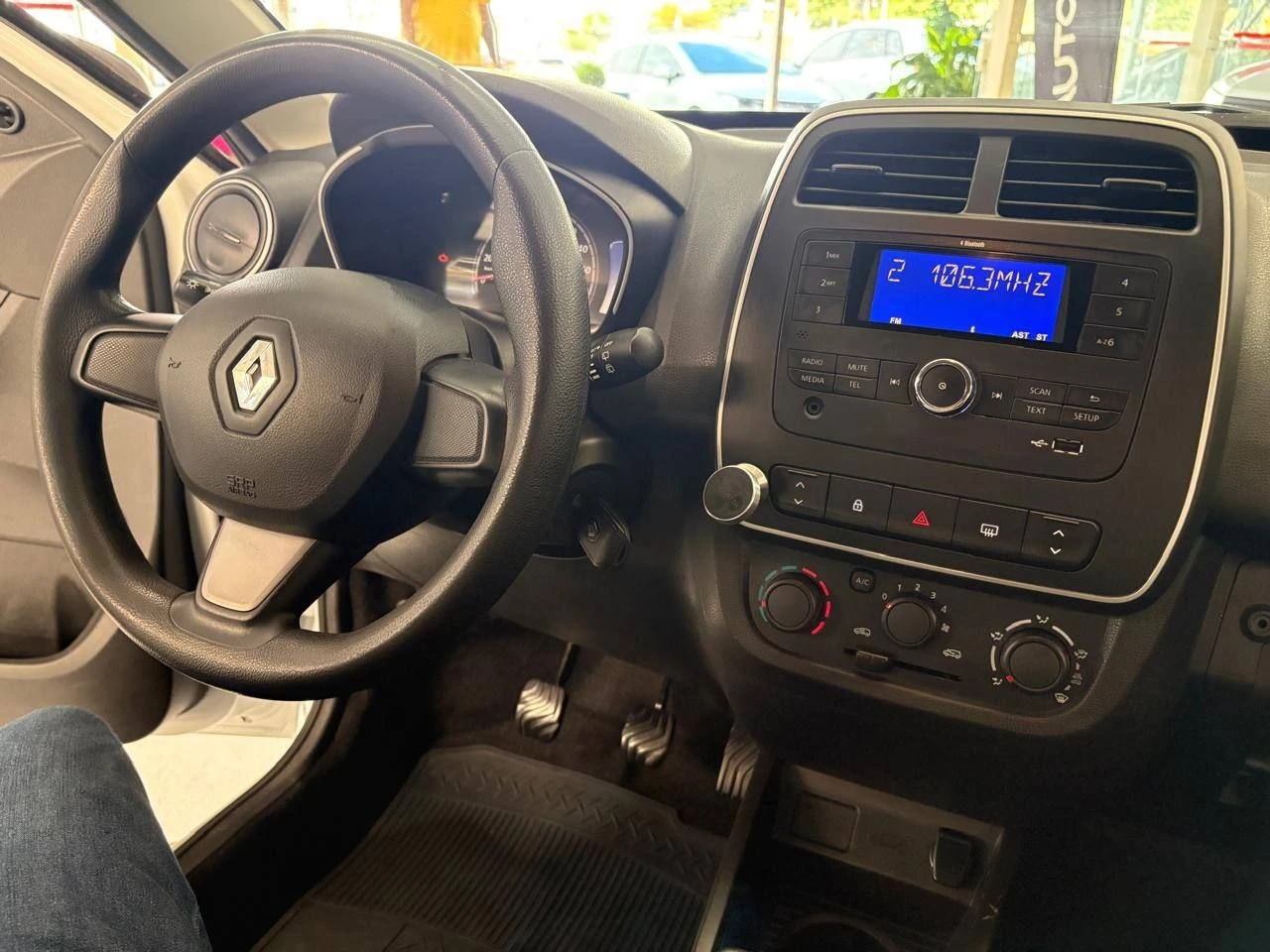 RENAULT KWID