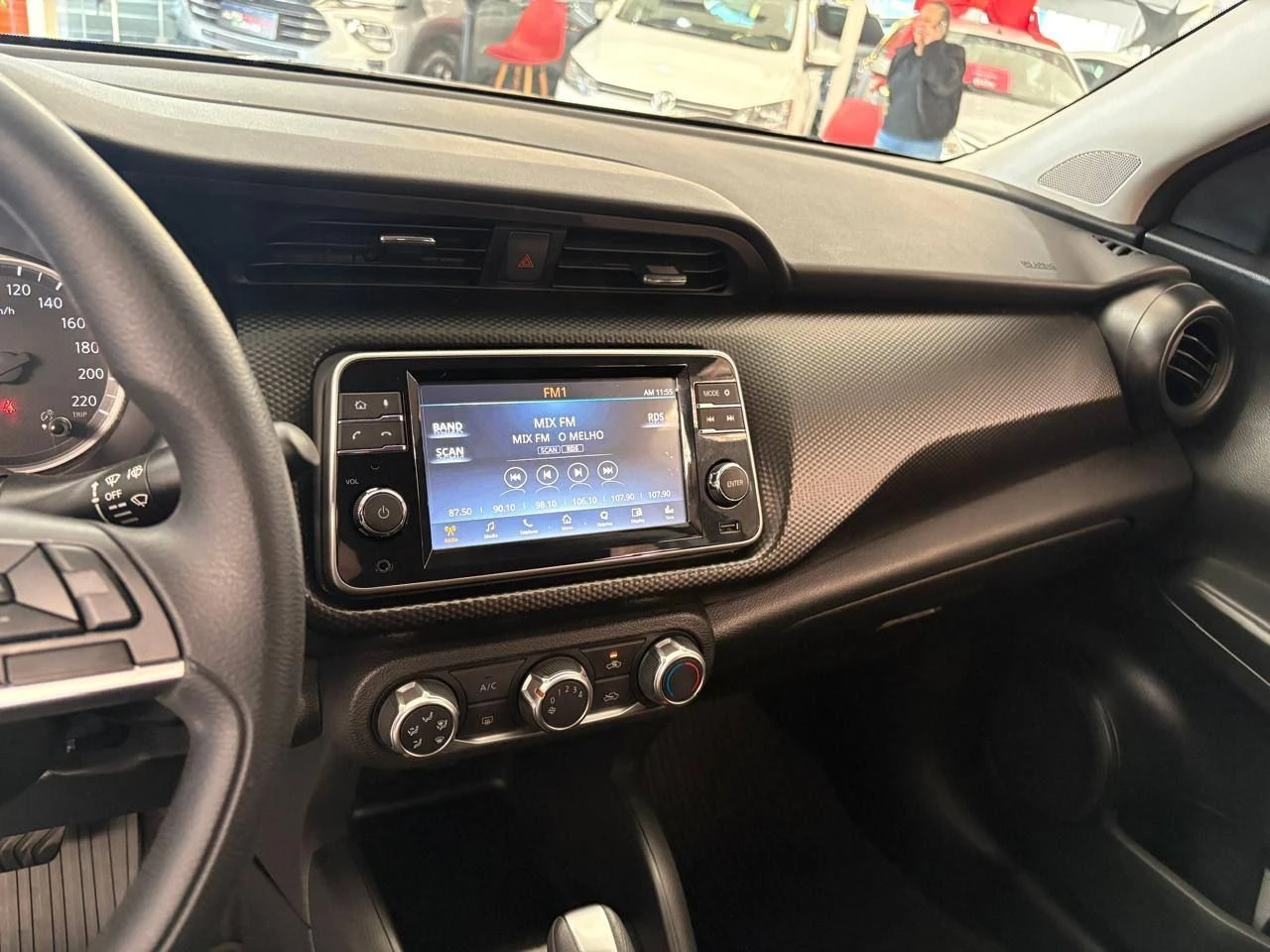 NISSAN KICKS PLAY