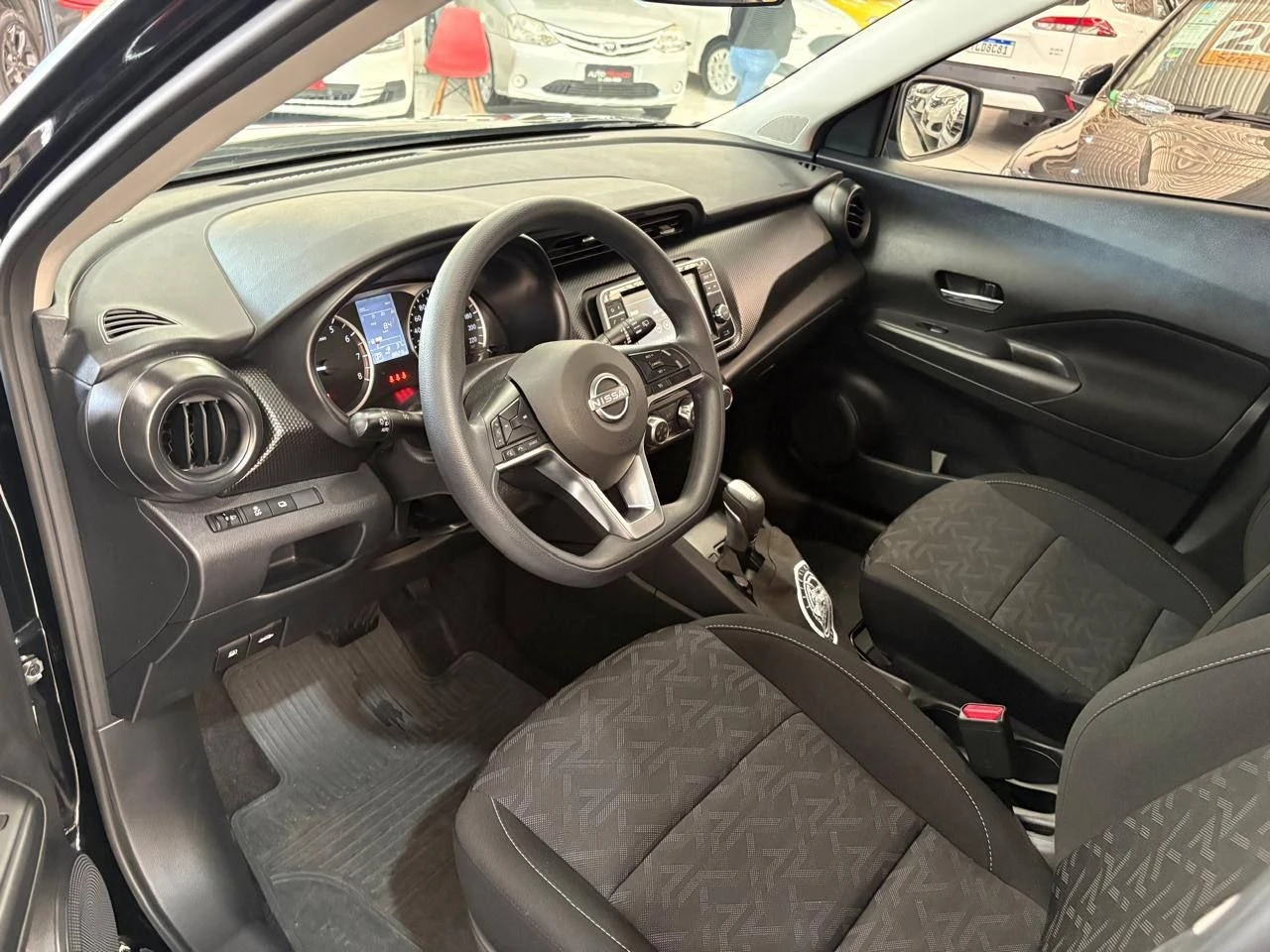 NISSAN KICKS PLAY