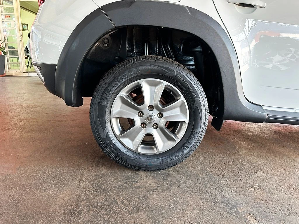 RENAULT DUSTER