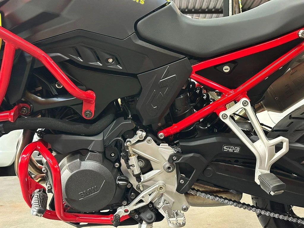 BMW F 900 GS PLUS