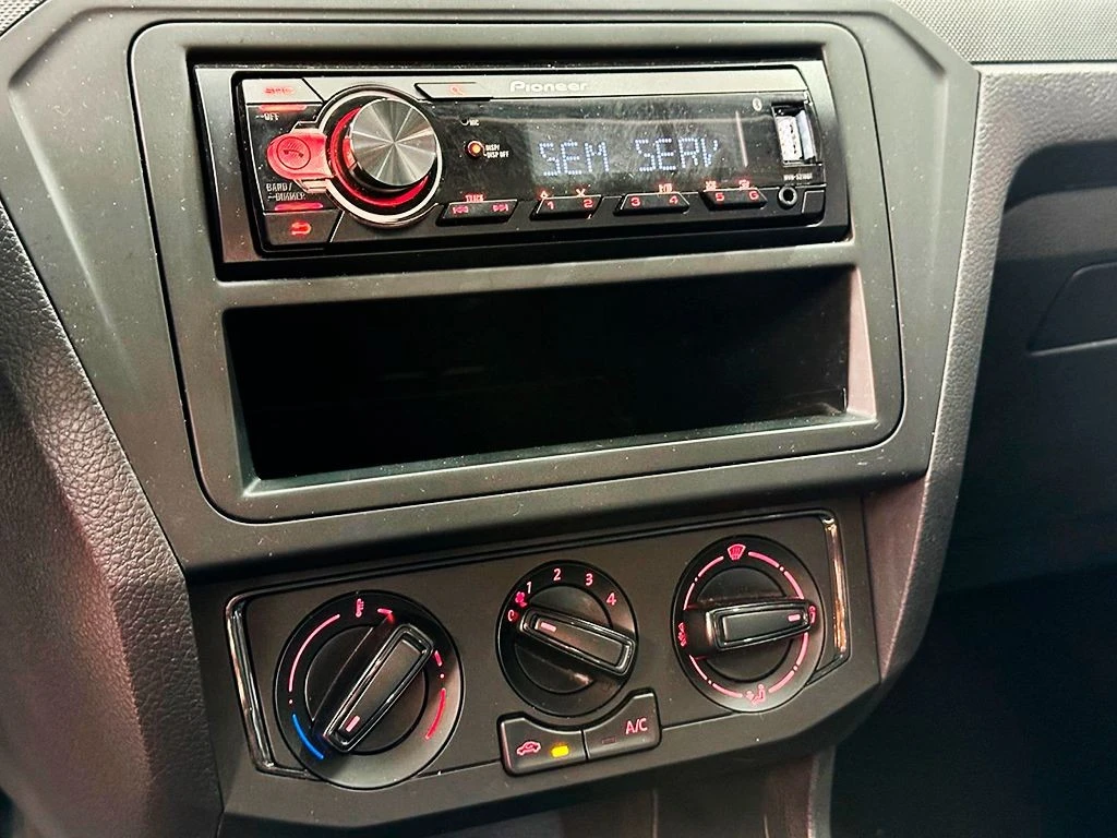 VOLKSWAGEN VOYAGE