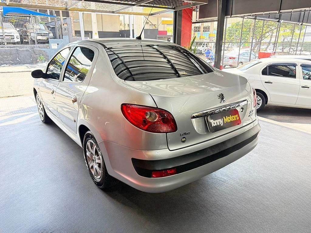 PEUGEOT 207
