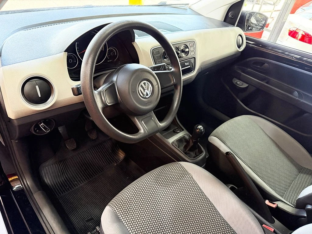 VOLKSWAGEN UP