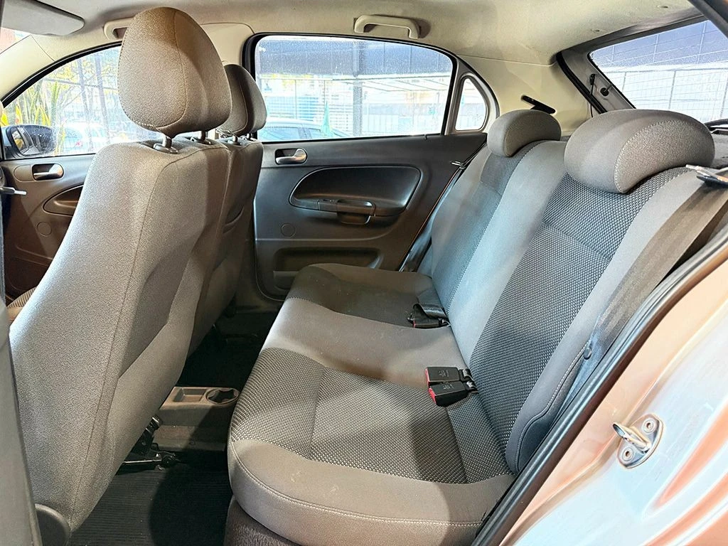 VOLKSWAGEN GOL