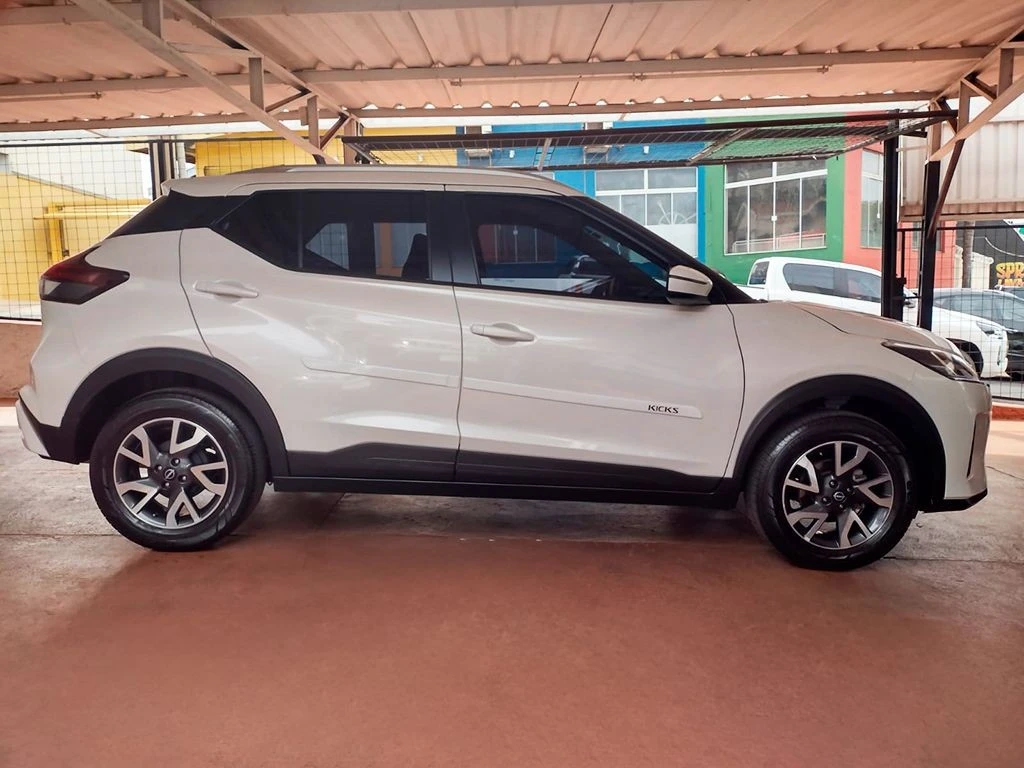 NISSAN KICKS