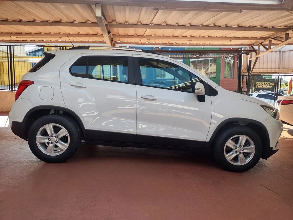 CHEVROLET TRACKER