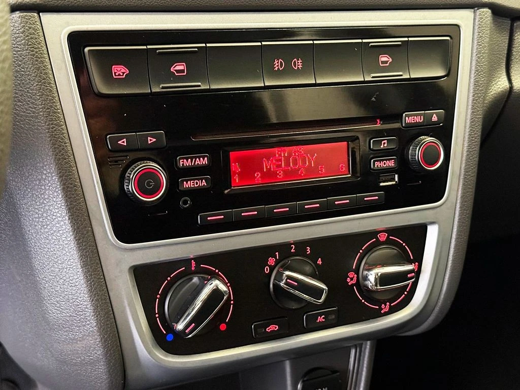 VOLKSWAGEN VOYAGE