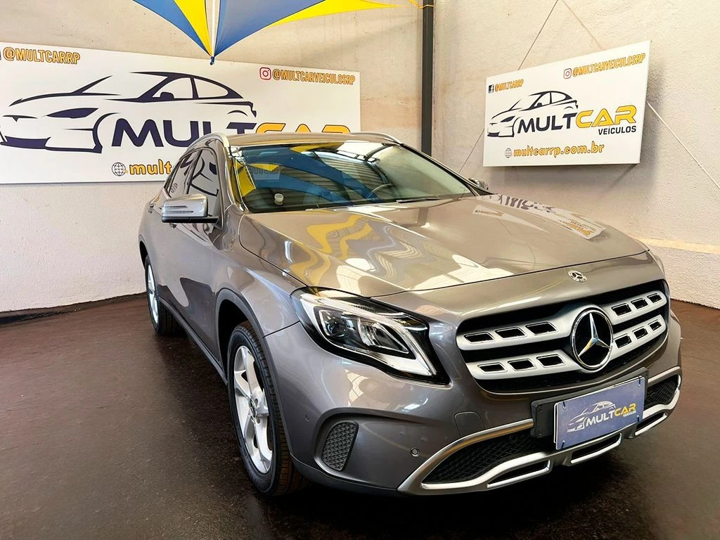 MERCEDES-BENZ GLA 200