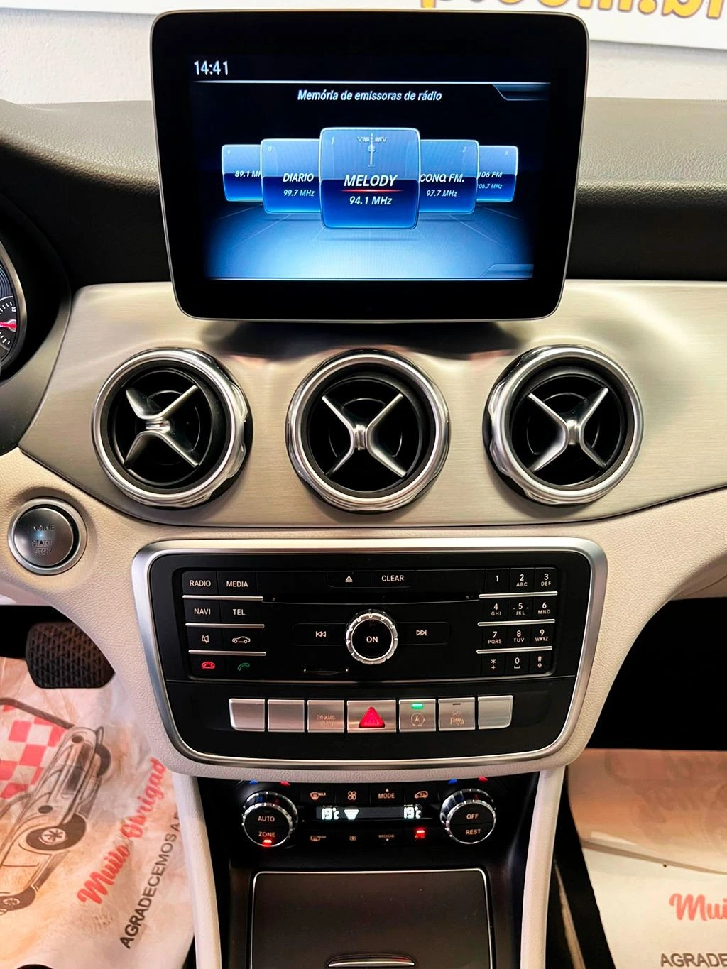 MERCEDES-BENZ GLA 200