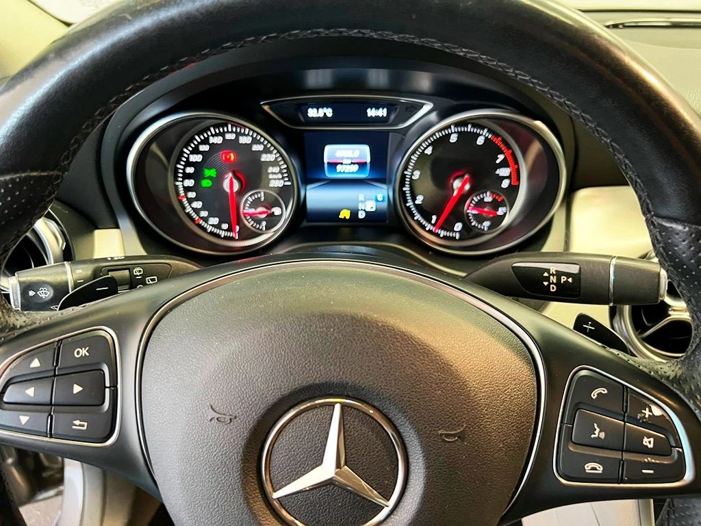MERCEDES-BENZ GLA 200