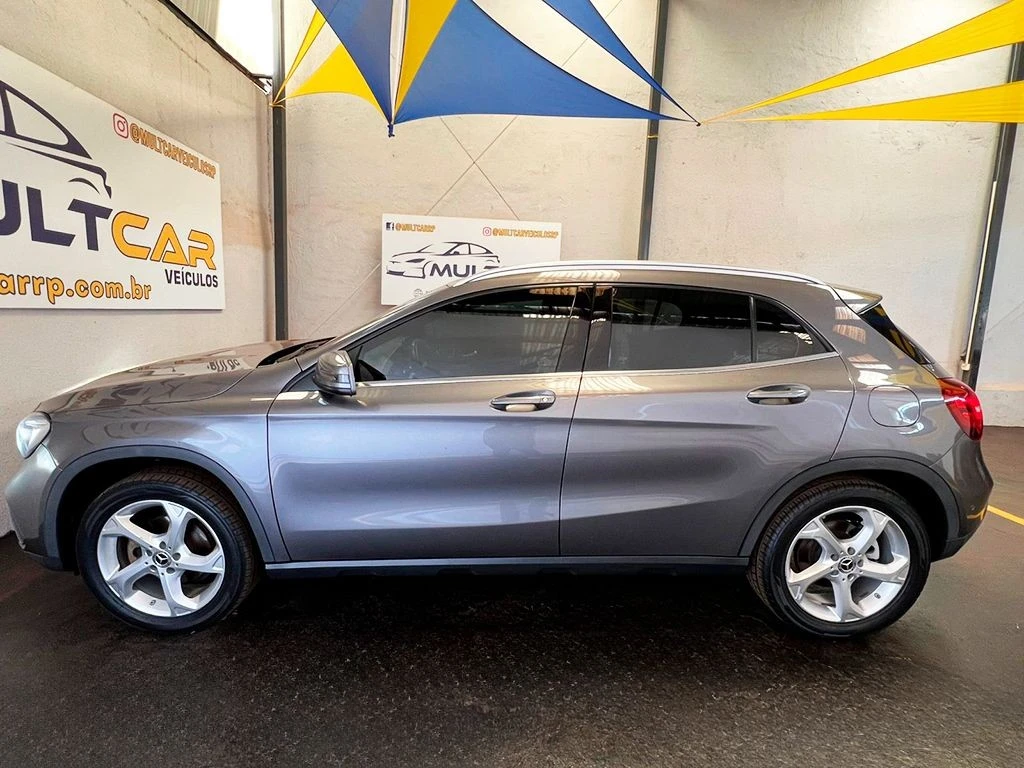 MERCEDES-BENZ GLA 200