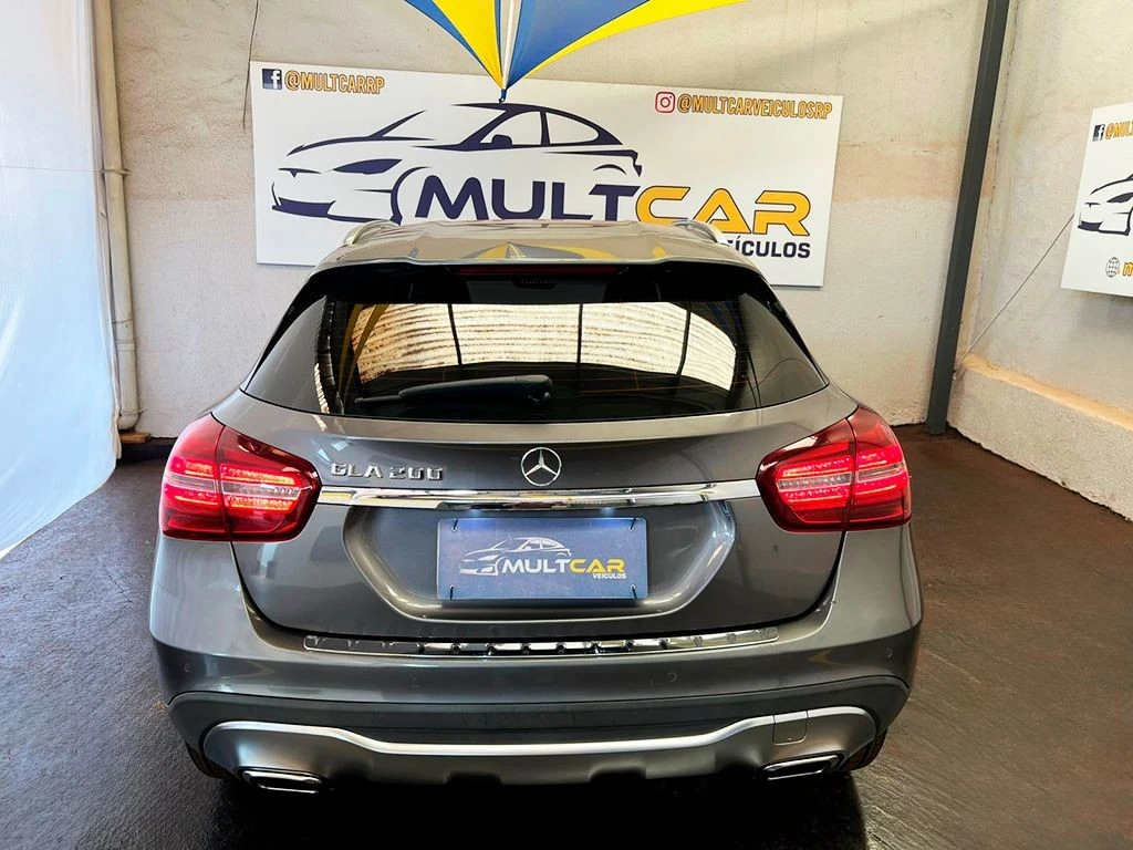 MERCEDES-BENZ GLA 200