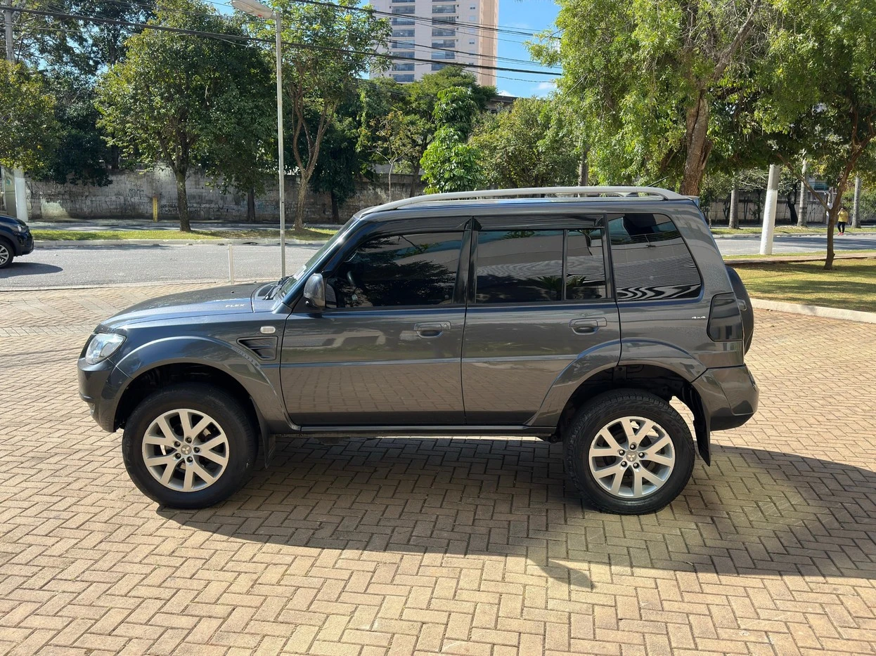 MITSUBISHI PAJERO TR4