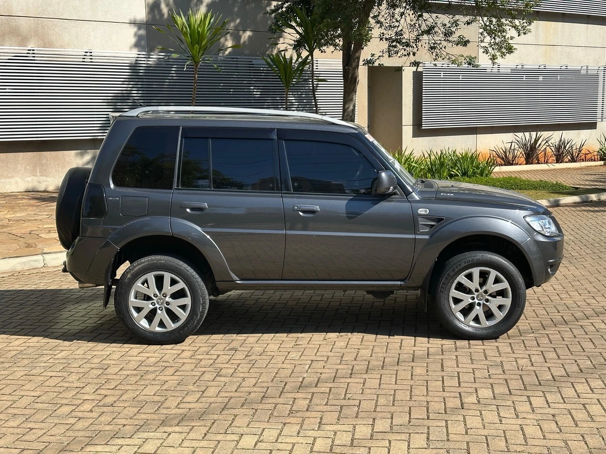 MITSUBISHI PAJERO TR4
