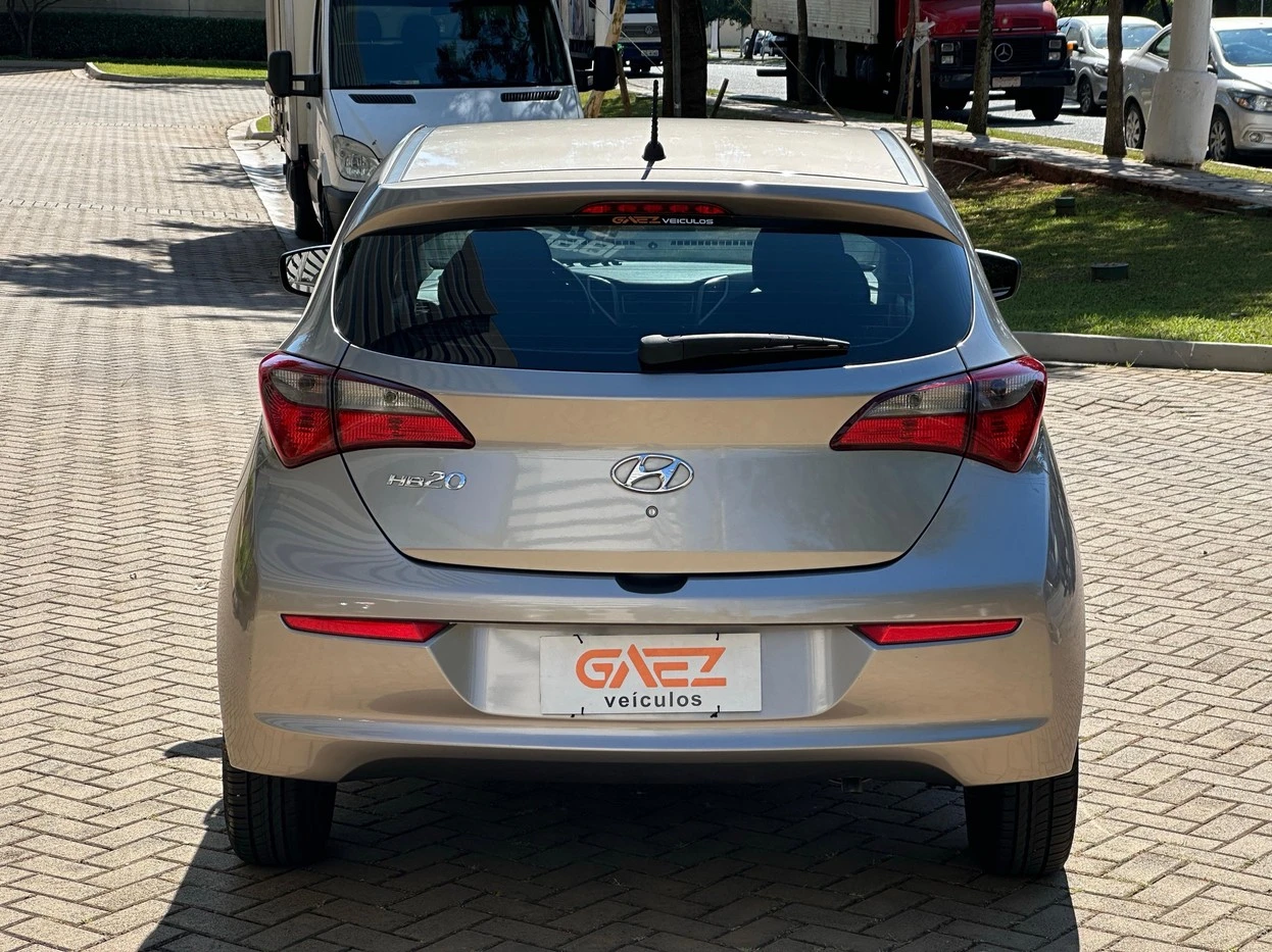HYUNDAI HB20