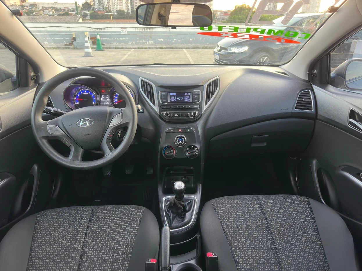 HYUNDAI HB20