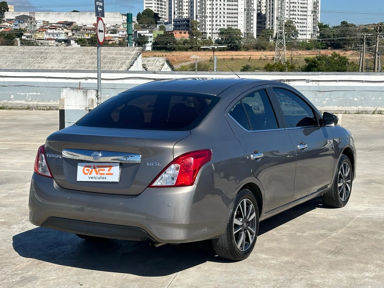 NISSAN VERSA