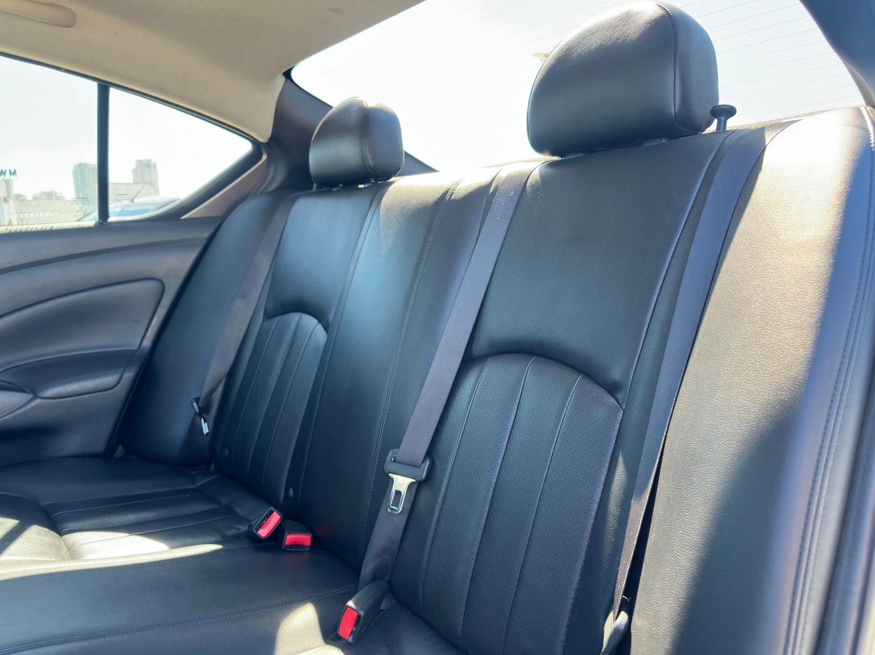 NISSAN VERSA