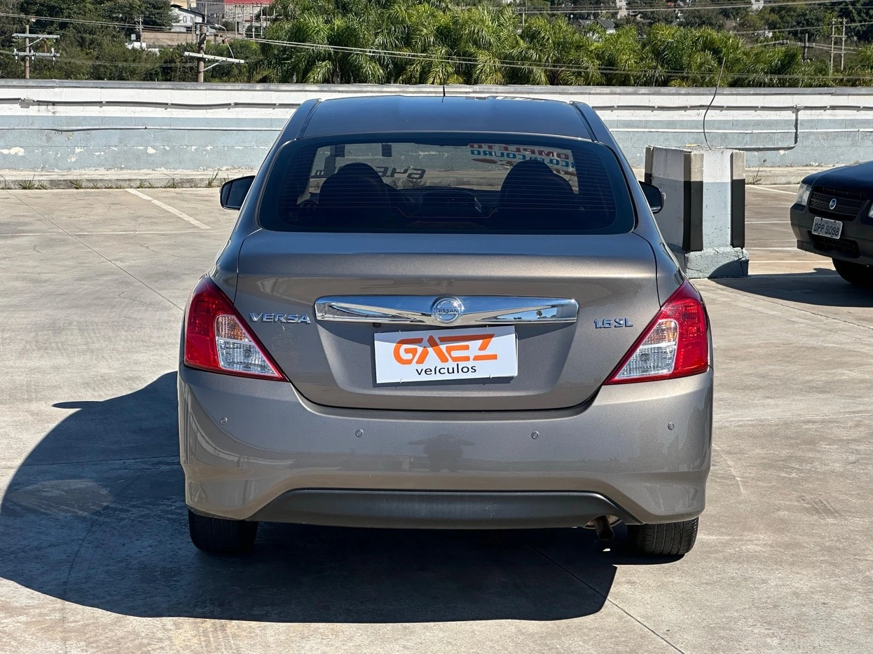 NISSAN VERSA