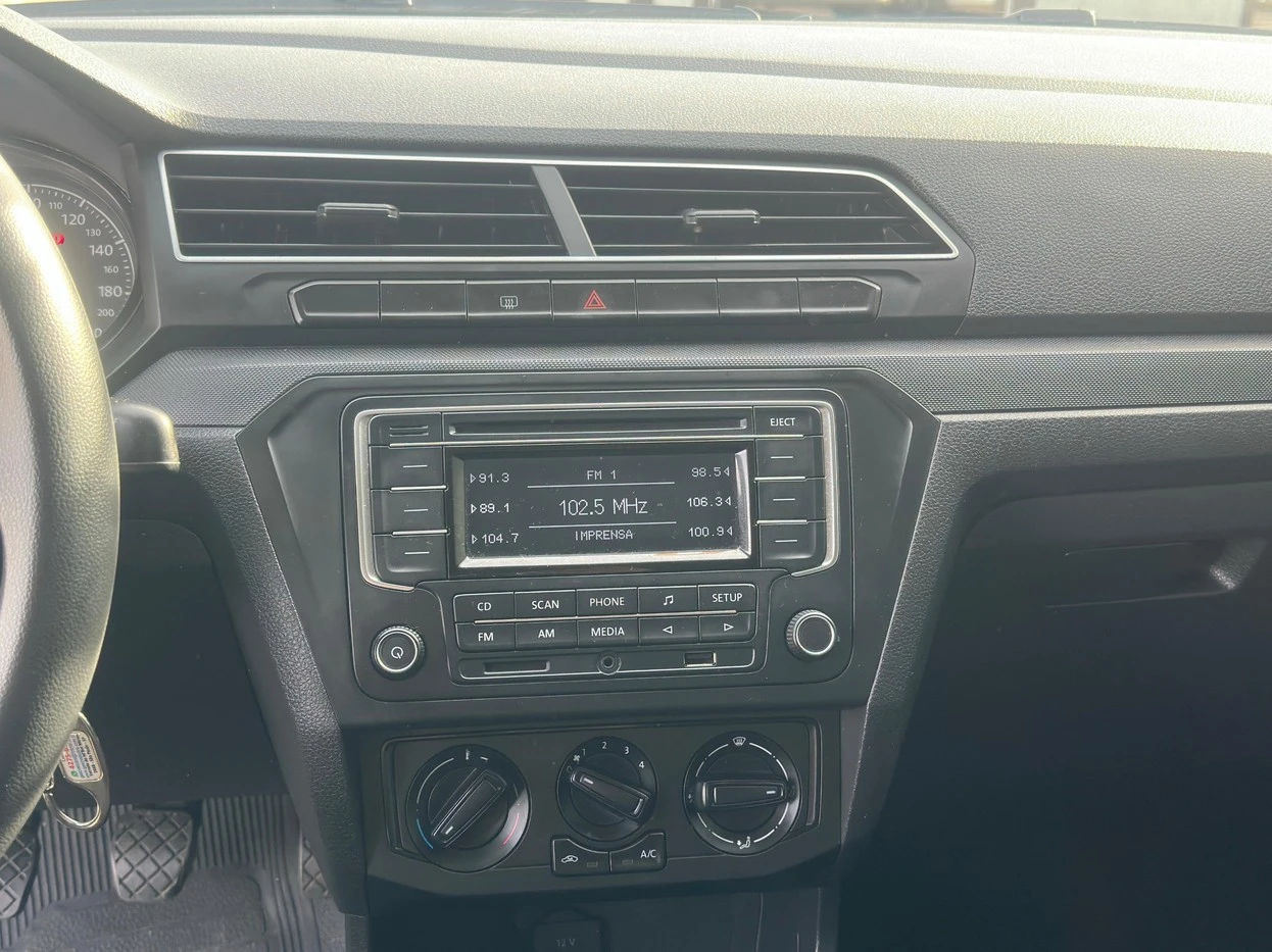 VOLKSWAGEN VOYAGE