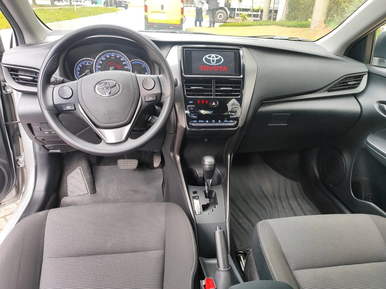 TOYOTA YARIS