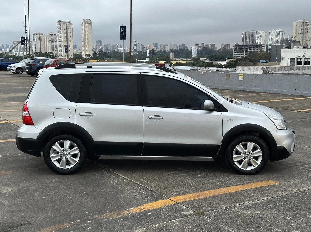 NISSAN LIVINA