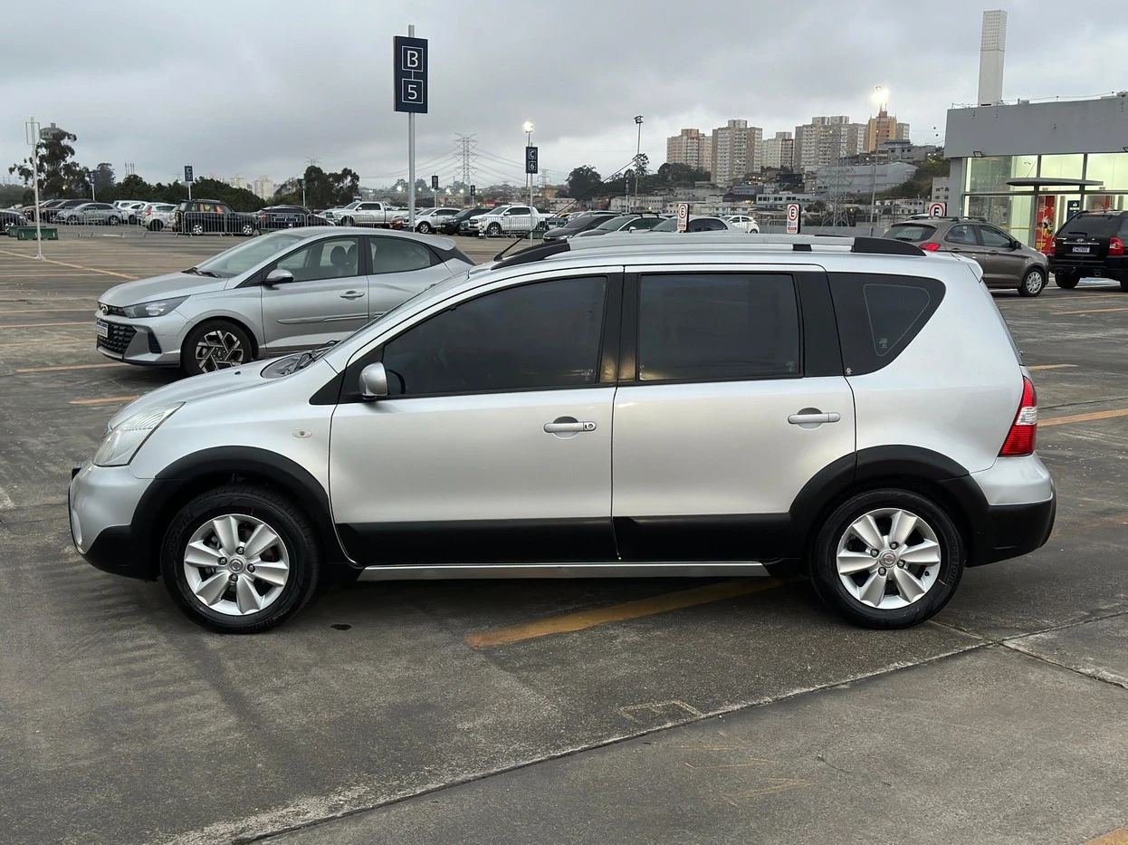 NISSAN LIVINA