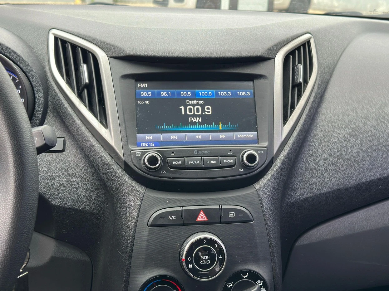 HYUNDAI HB20S