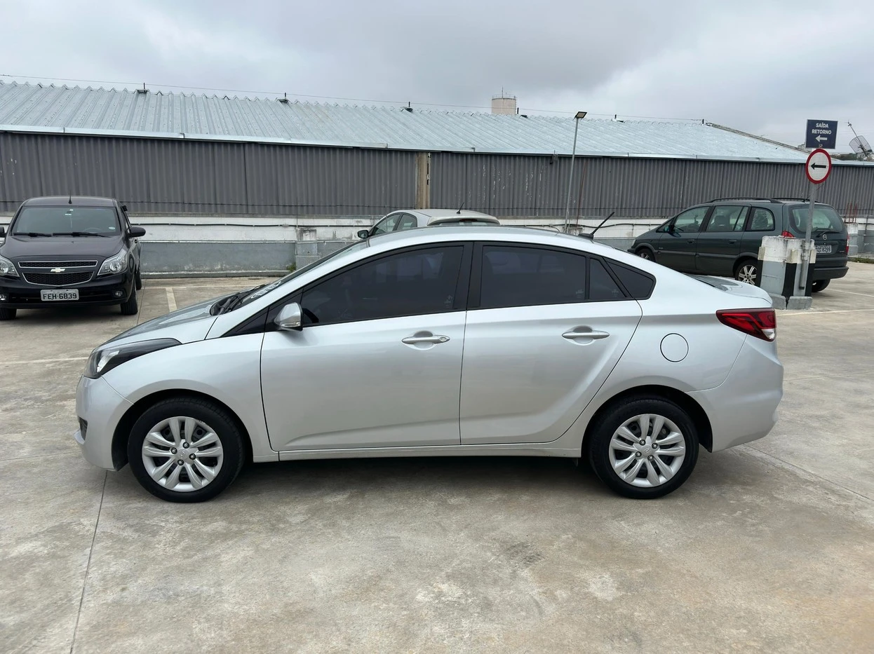 HYUNDAI HB20S