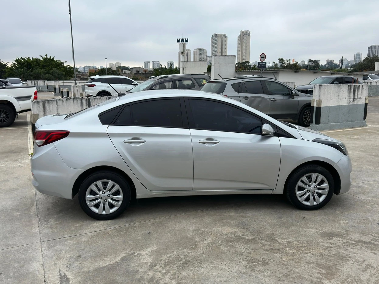 HYUNDAI HB20S