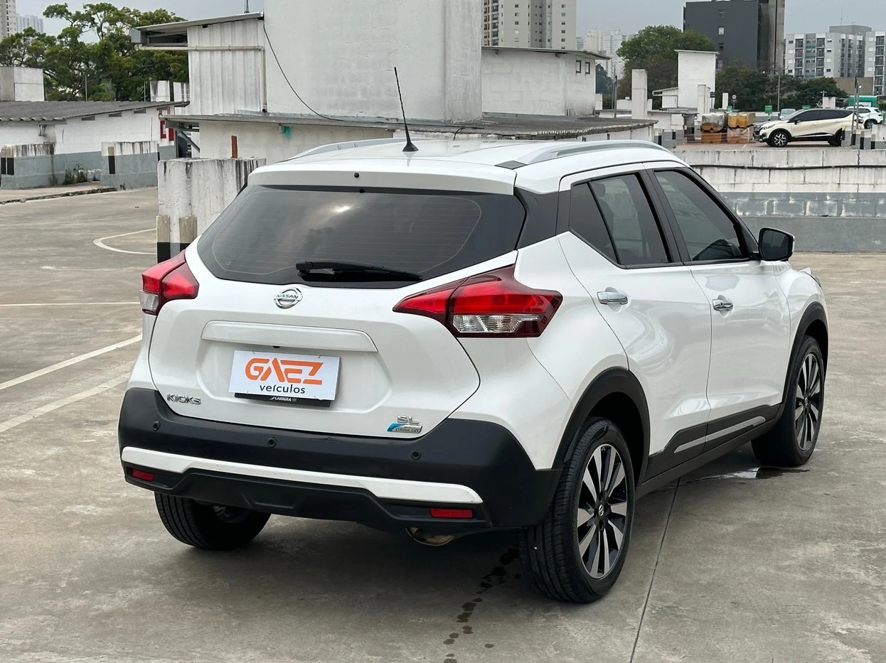NISSAN KICKS
