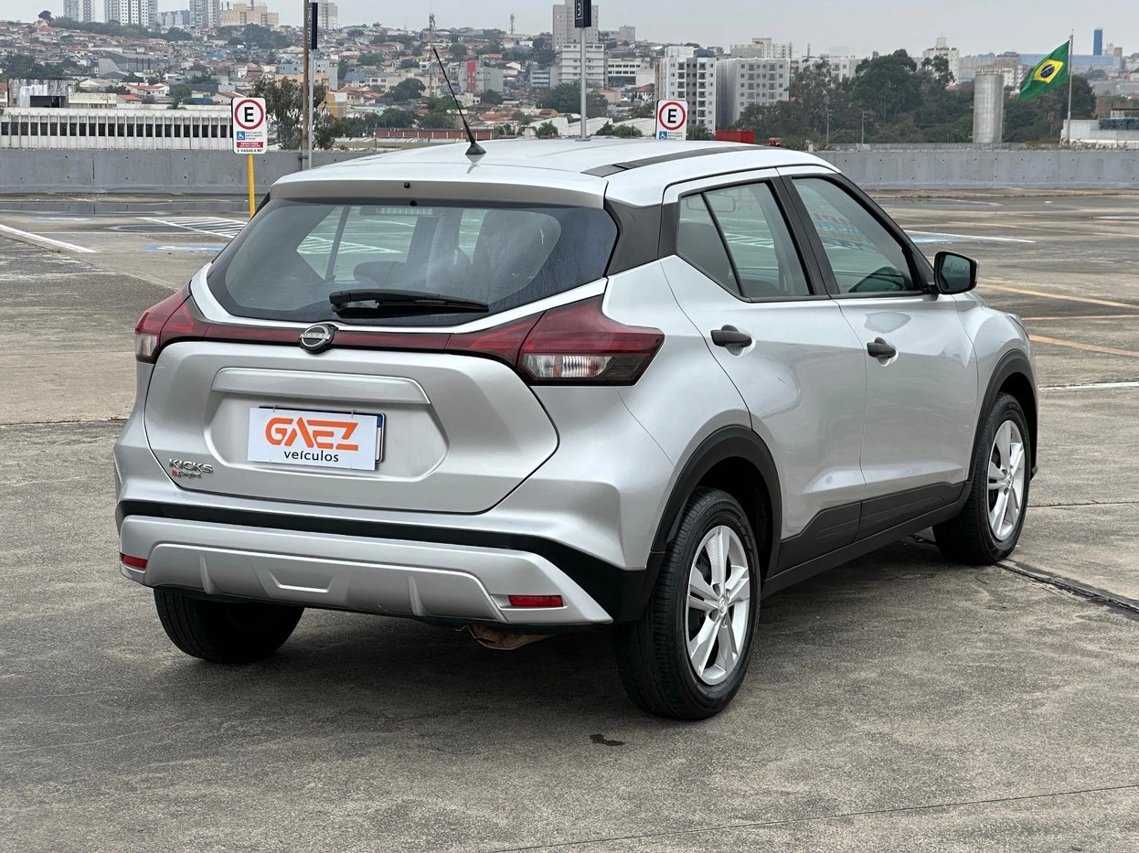 NISSAN KICKS