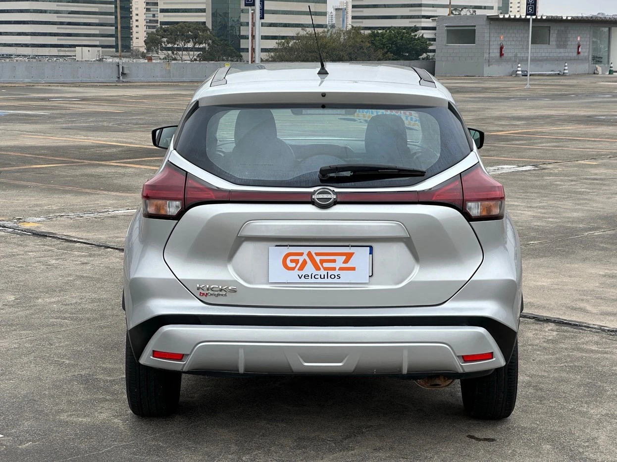 NISSAN KICKS