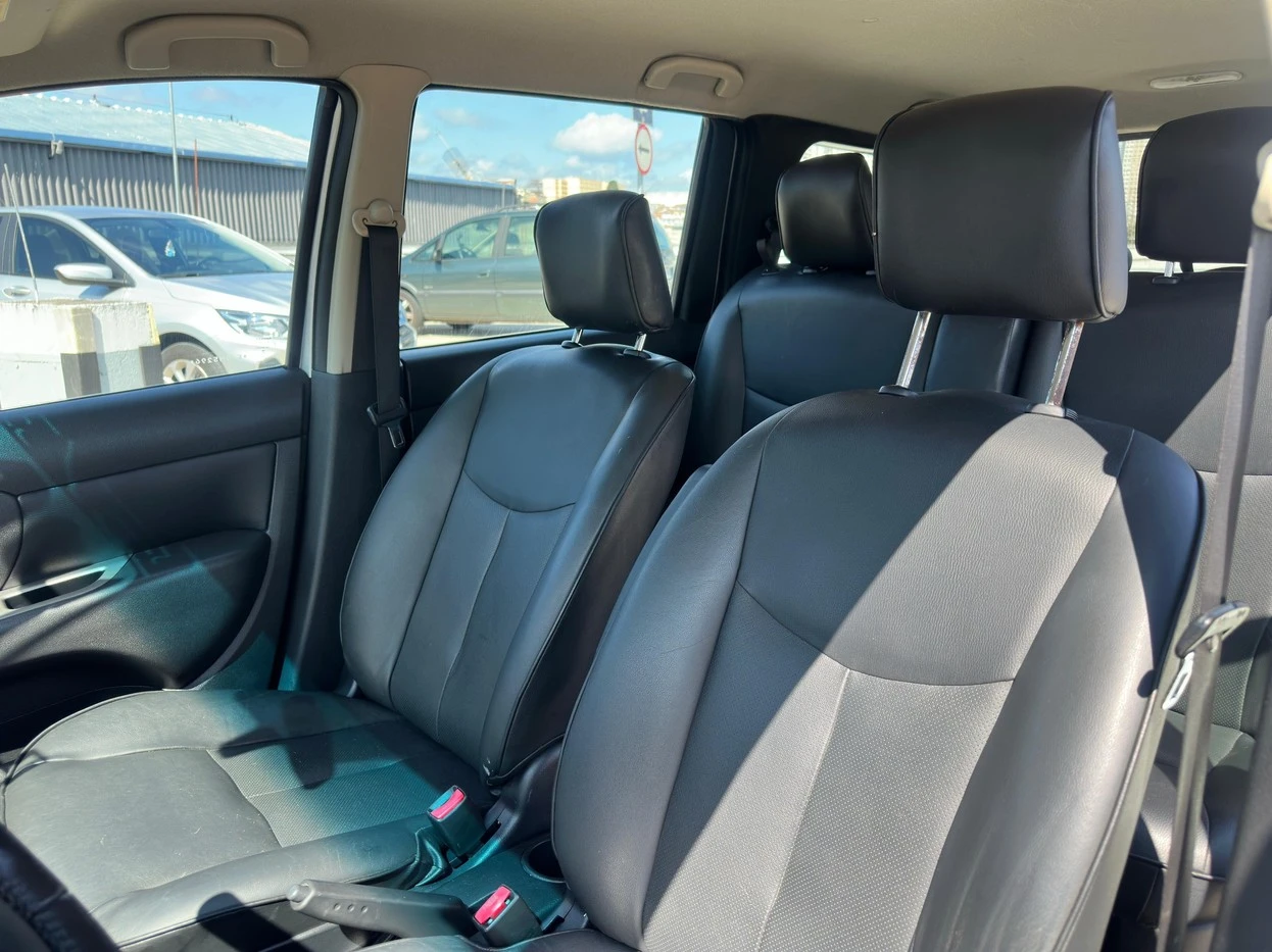 NISSAN GRAND LIVINA