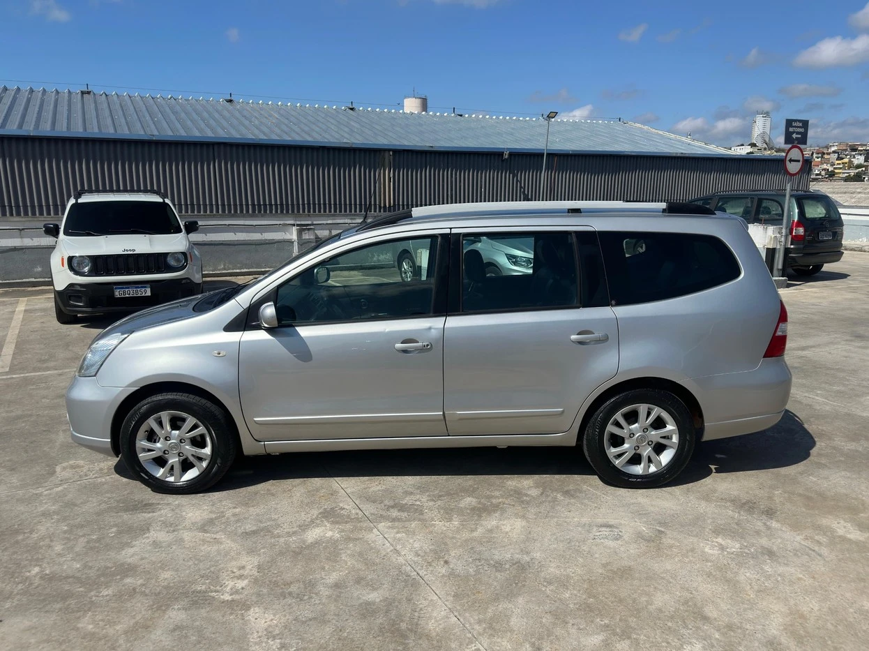 NISSAN GRAND LIVINA