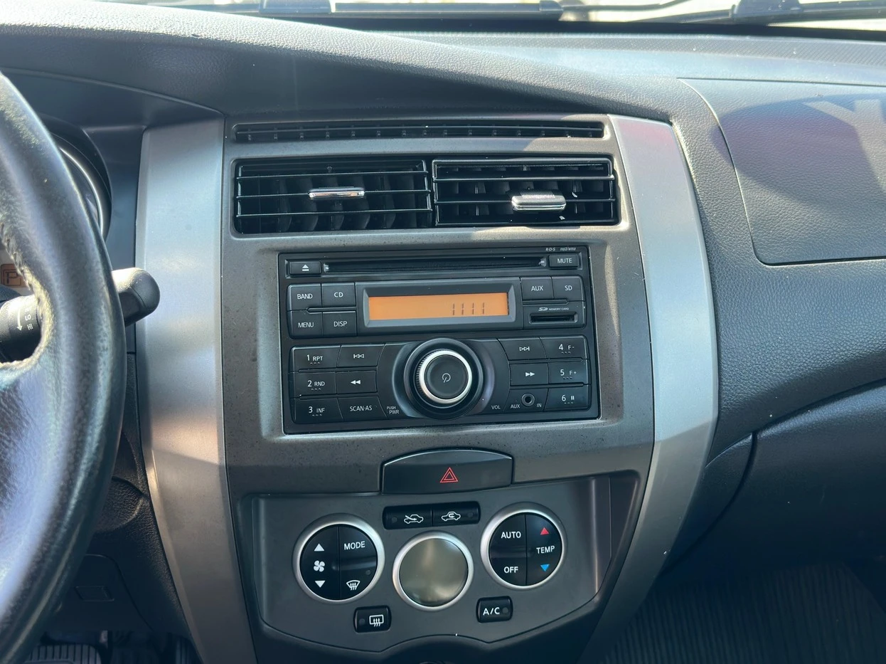 NISSAN GRAND LIVINA