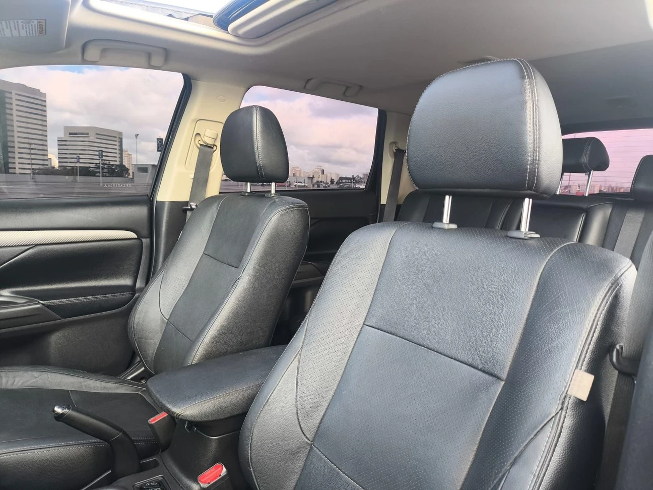 MITSUBISHI OUTLANDER