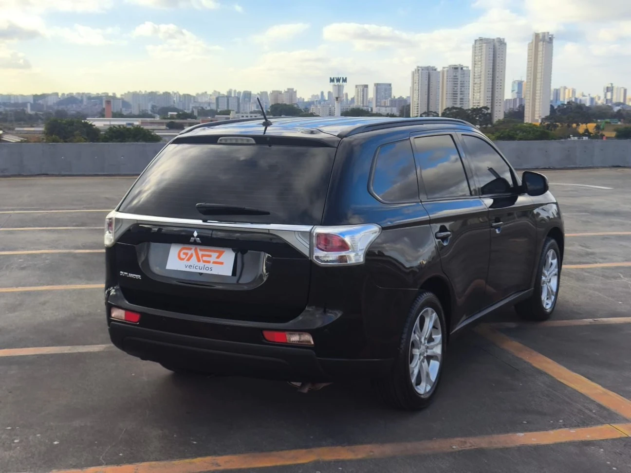 MITSUBISHI OUTLANDER