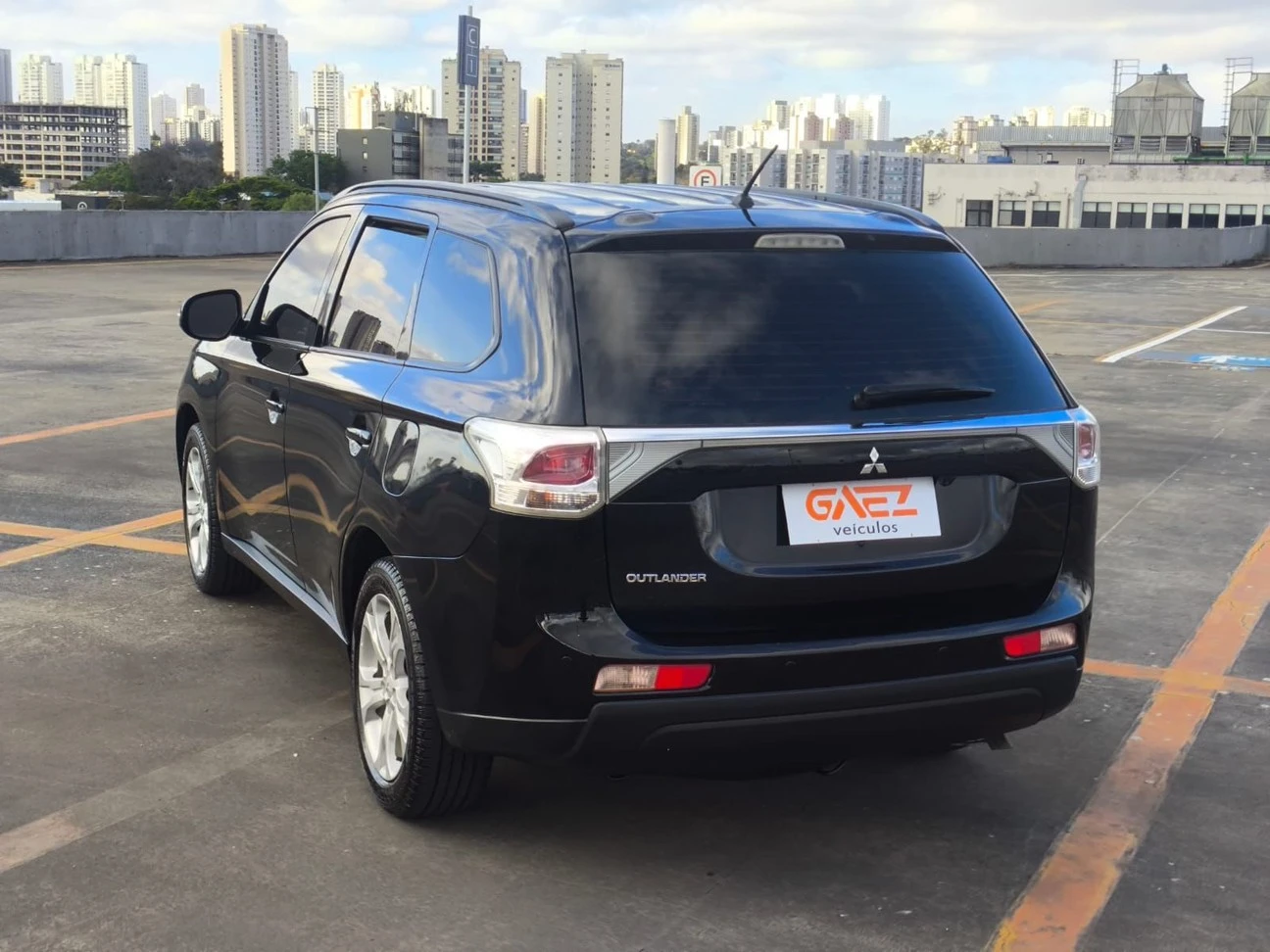 MITSUBISHI OUTLANDER