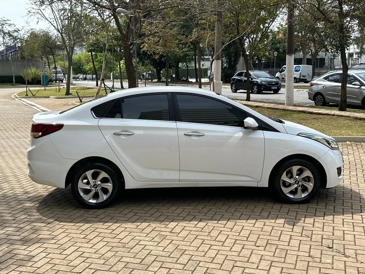 HYUNDAI HB20S