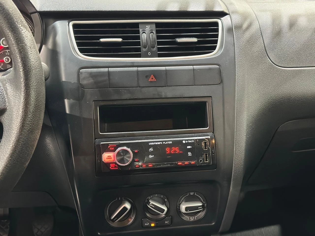 VOLKSWAGEN FOX