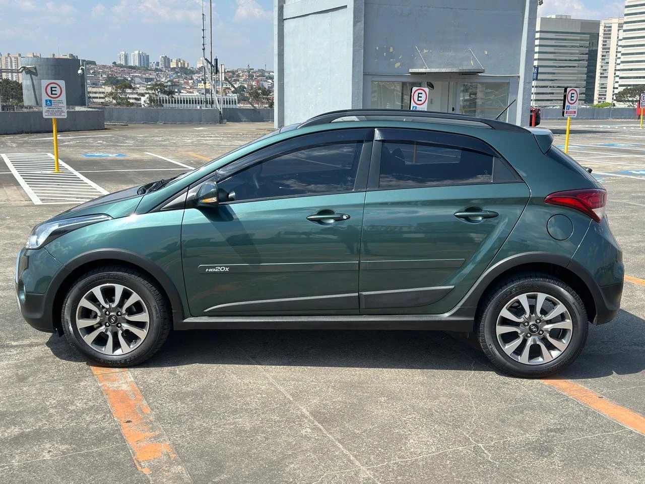 HYUNDAI HB20X