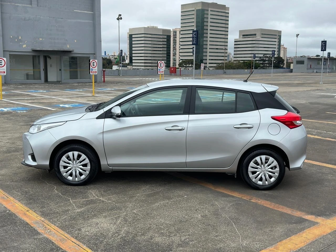 TOYOTA YARIS