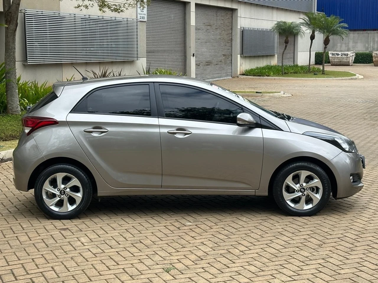HYUNDAI HB20