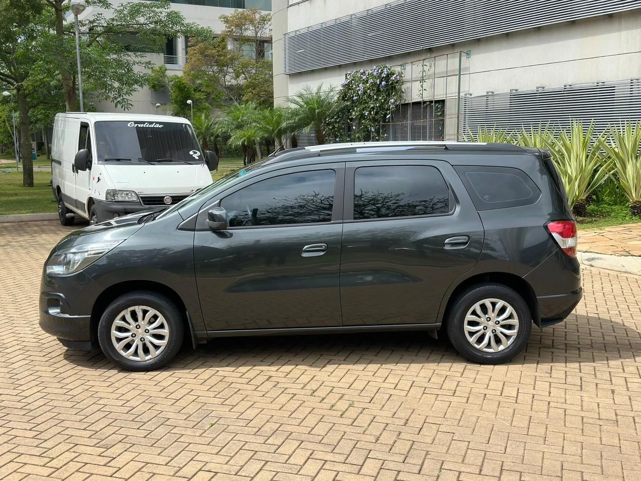 CHEVROLET SPIN