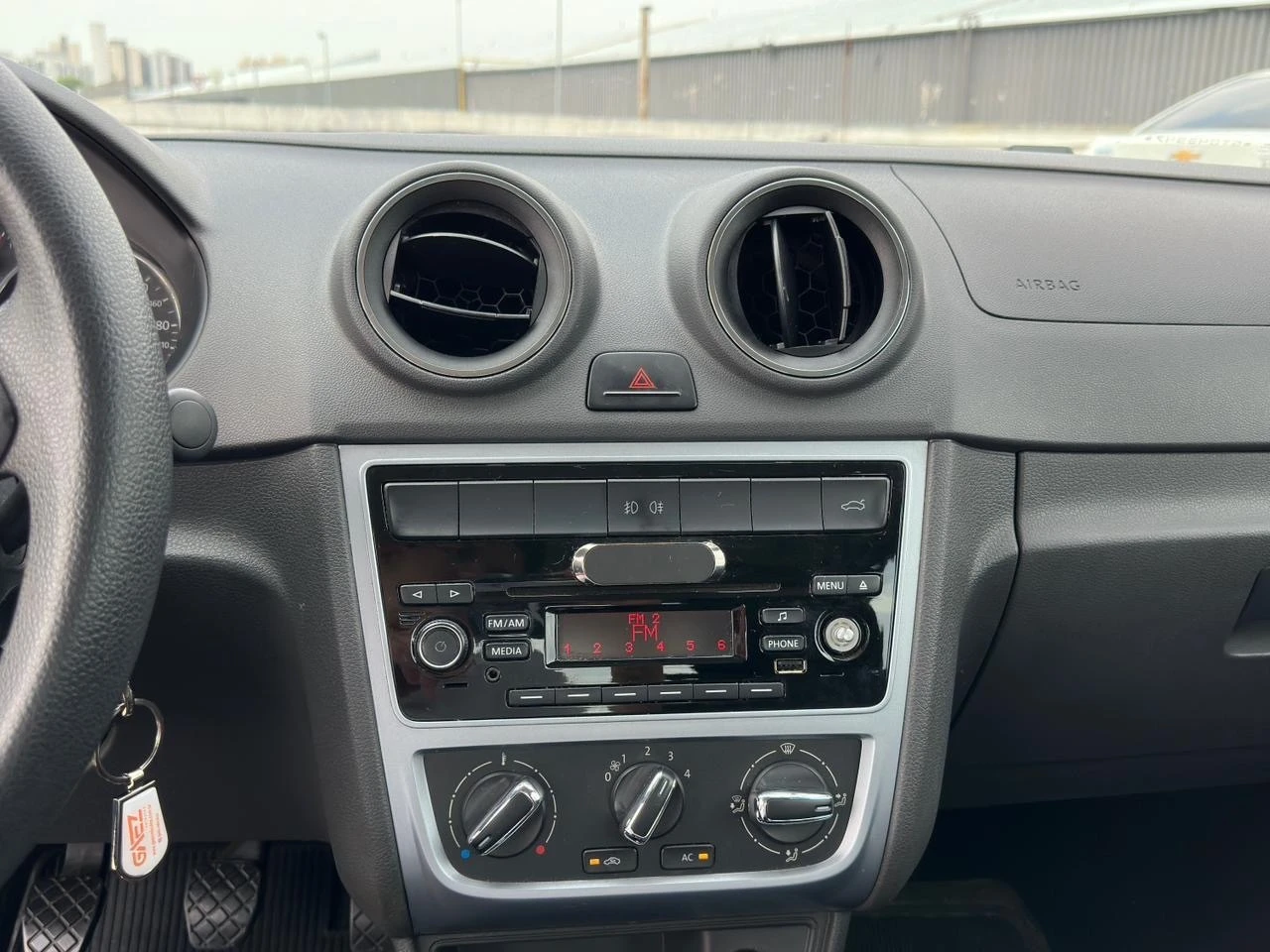 VOLKSWAGEN VOYAGE